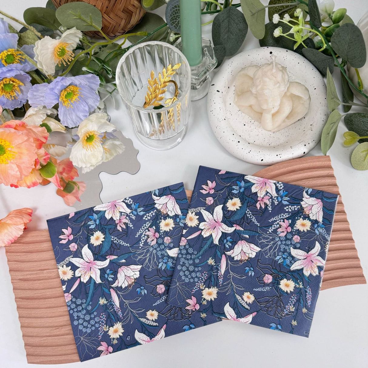 20 Pcs Paper Beverage Napkins 2 Ply Navy Blue with Water Lily Floral Design 6.5"x6.5" - YauSpark