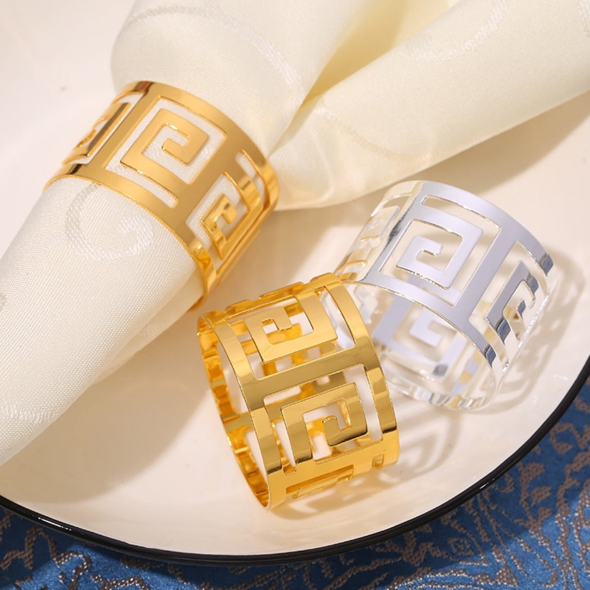4Pc Aluminum Hollow Napkin Ring Silver - YauSpark