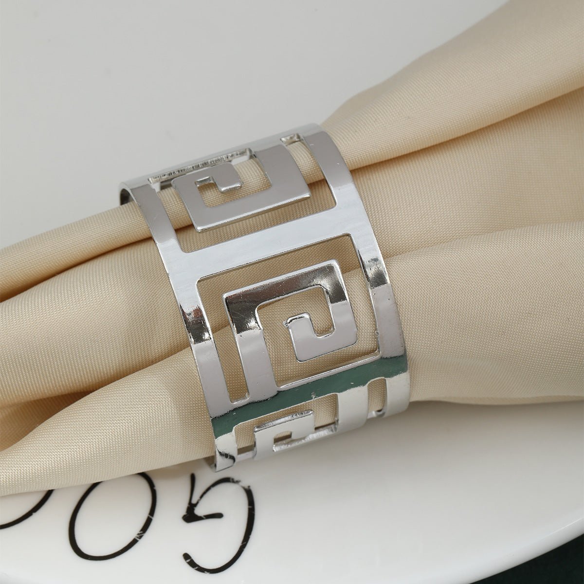4Pc Aluminum Hollow Napkin Ring Silver - YauSpark