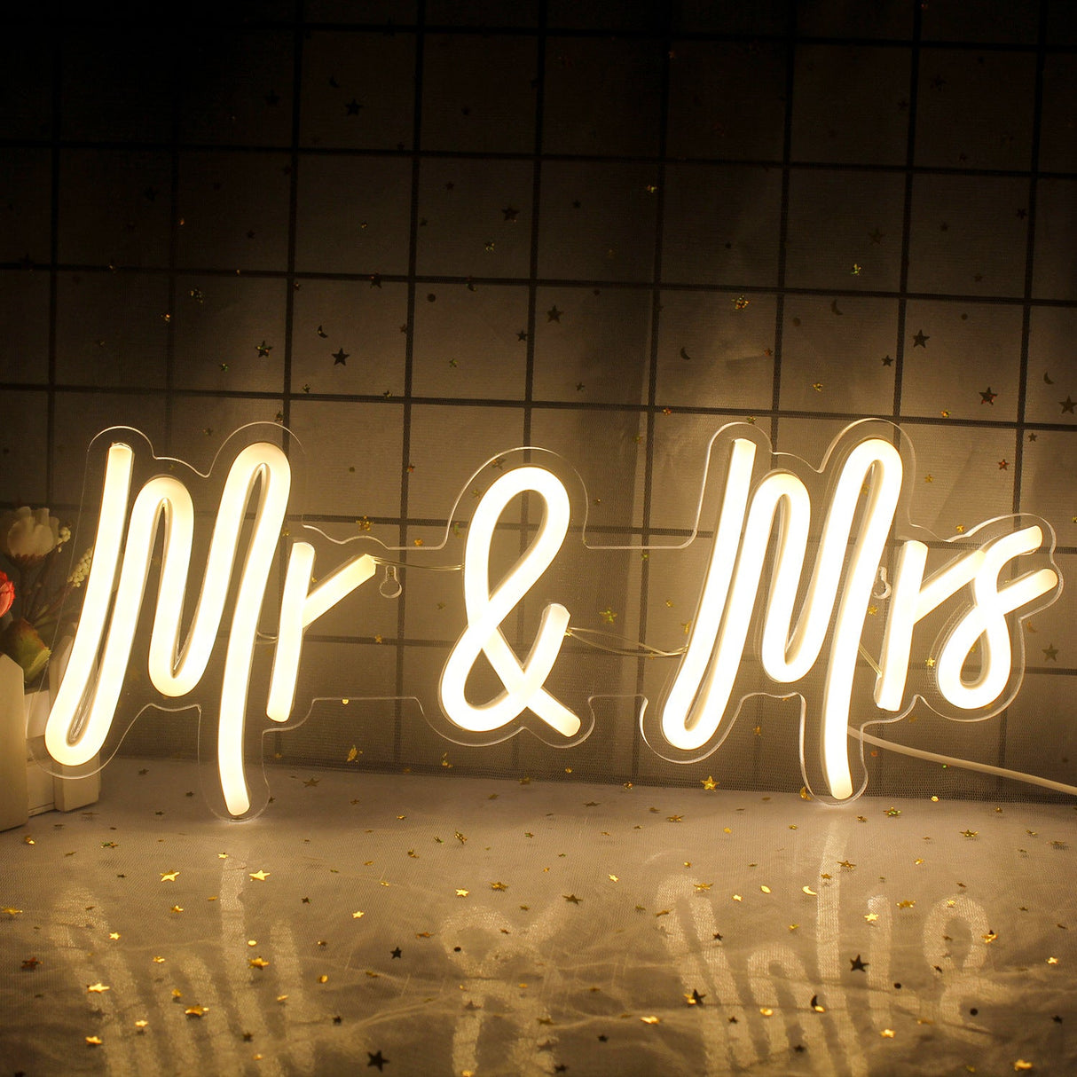 Mr & Mrs LED Neon Light Sign With Chain 33" - YauSpark