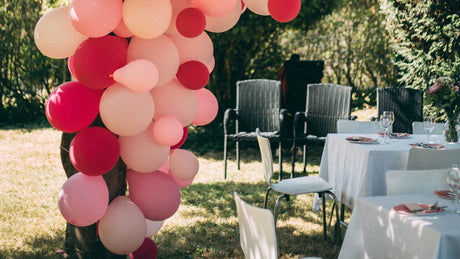 Want a Gorgeous Christmas Balloons Arch? Try This