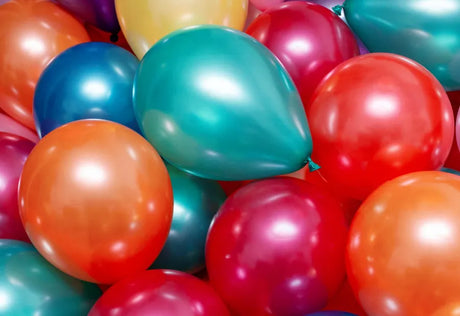 Latex balloons can be used to create a perfect decoration space for a party