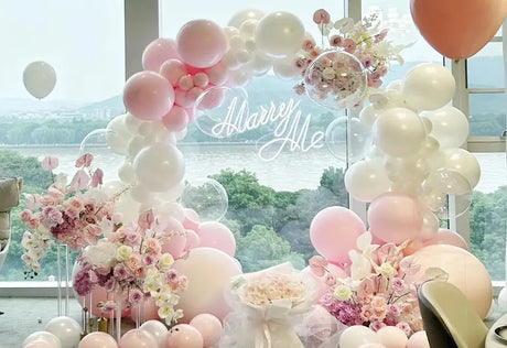 The collision of balloons and flowers