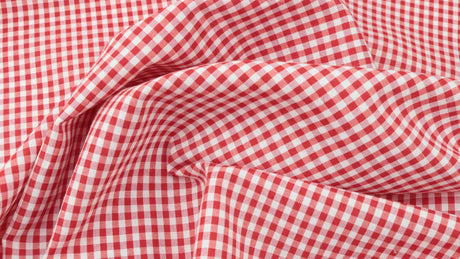 How to Choose the Perfect Square Tablecloth for Any Occasion